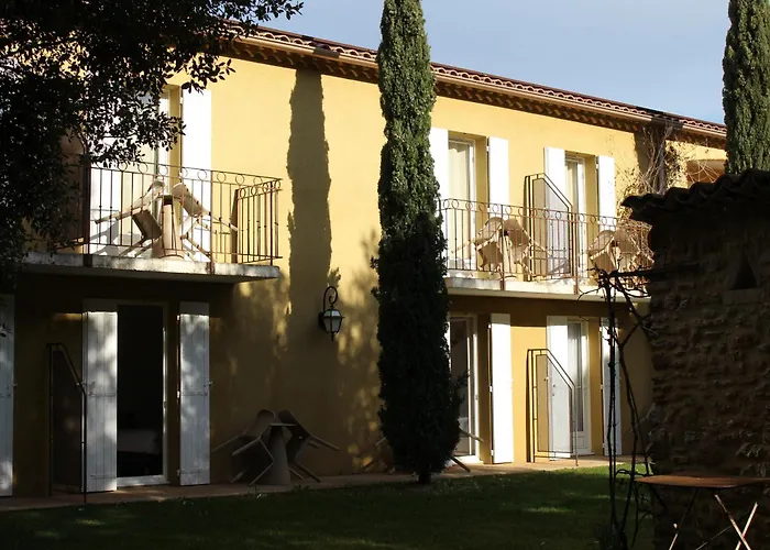 Logis Hotel La Bastide De Grignan & Restaurant La Chenaie